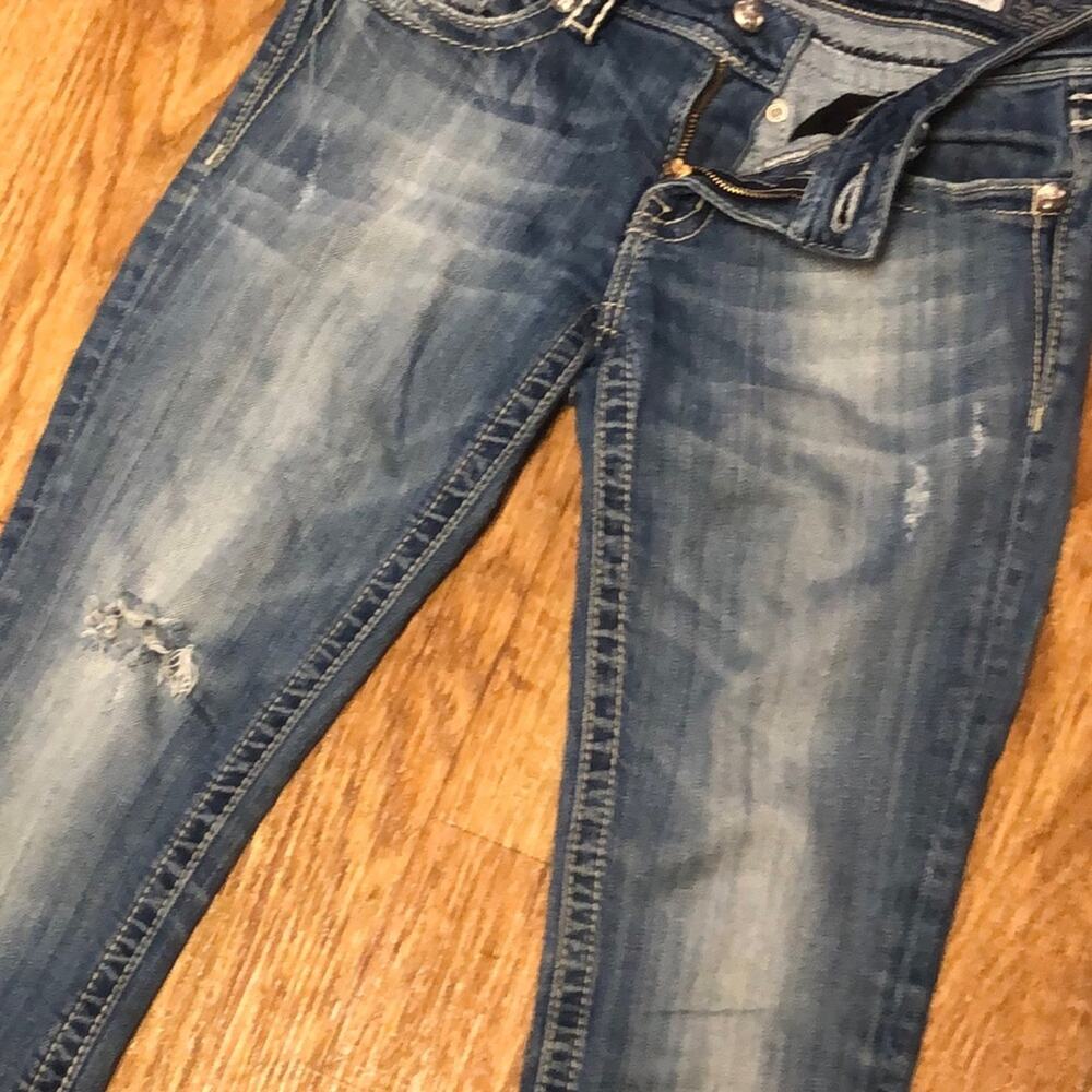 Miss Me Embellished Embroidered Fleur-de-lis Boyfriend Capri Jeans Size 27